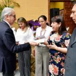 Brindis por navidad para todo el personal de la Cancillería.