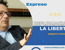 Columna de Ernesto Pinto Bazurco:"Diplomacia en apoyo de la democracia".