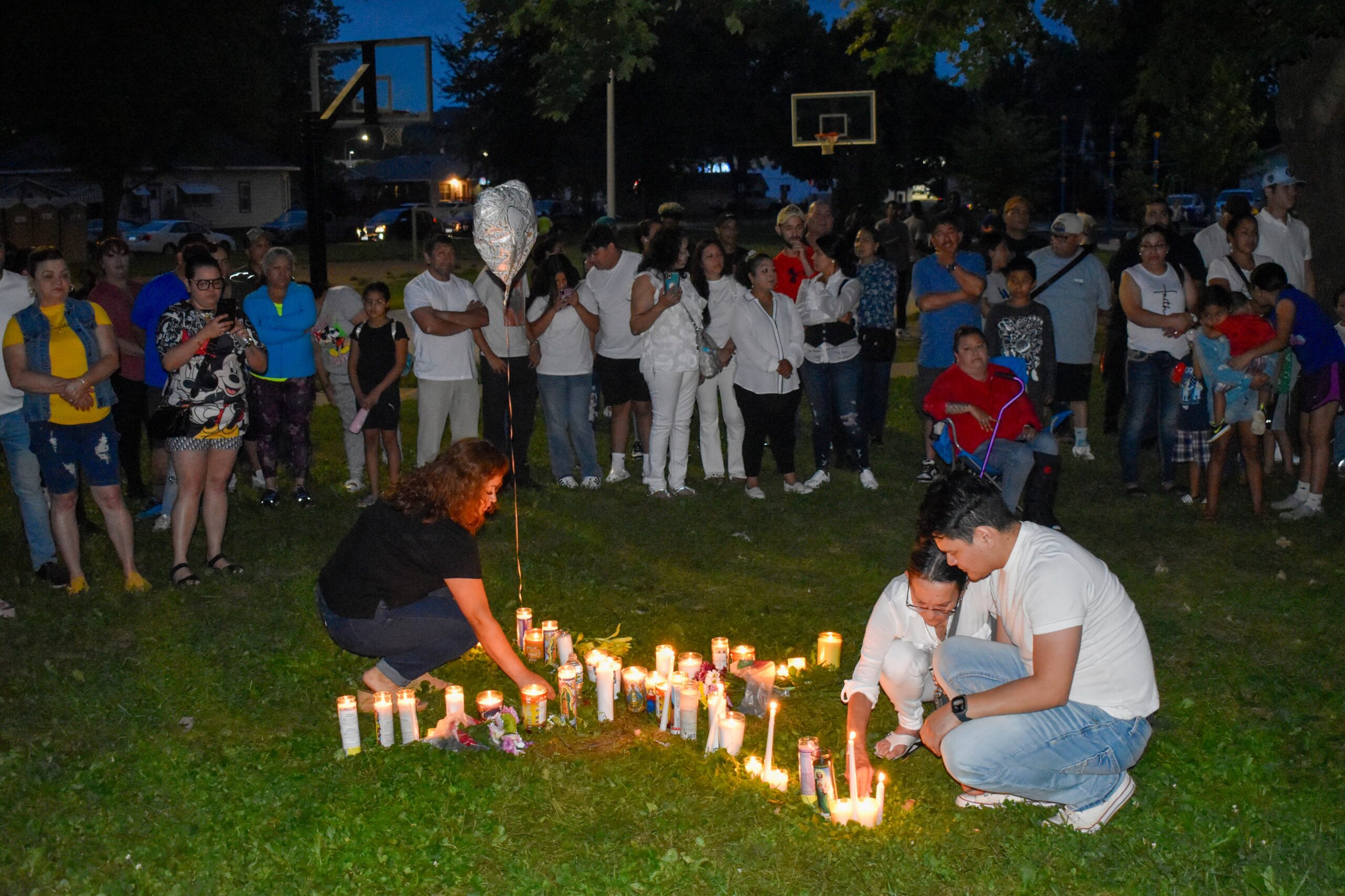 Velada por la muerte de Feglys en el parque Washington.