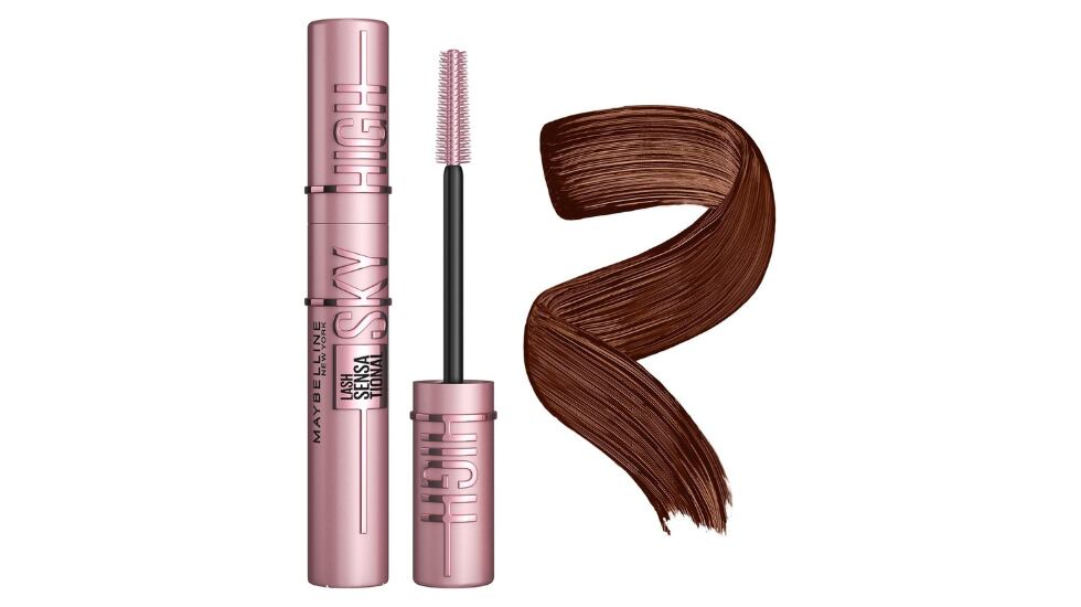 Máscara de pestañas marrón Lash Sensational Sky High, de Maybelline.