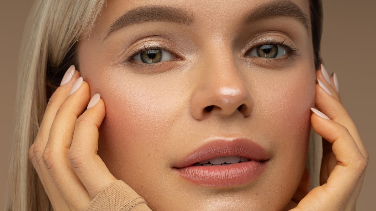 Erborian tiene el cosmético perfecto para acabar con las imperfecciones (deja un acabado aterciopelado). 
